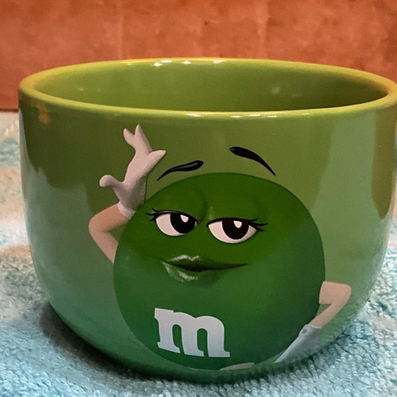 M & M's Collectable set of 4 Ceramic Snack Bowls 2021 - Picture 6 of 8